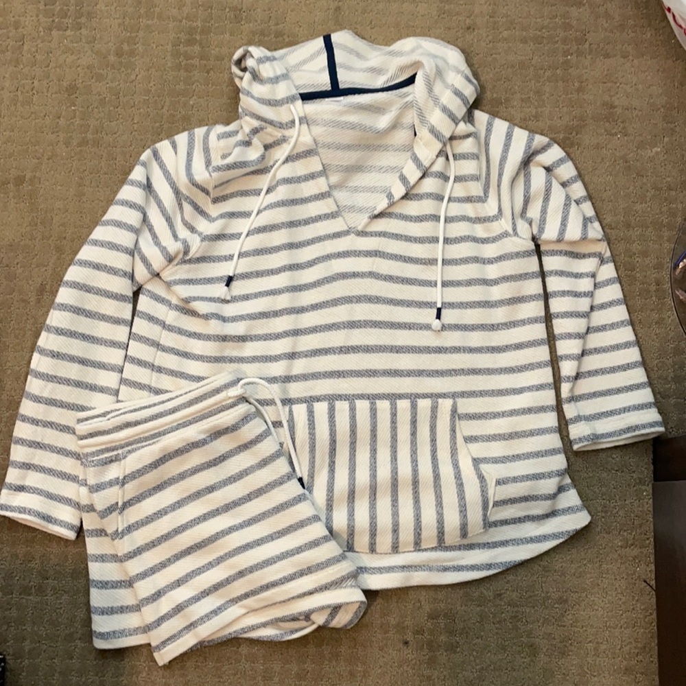 Old navy striped lounge set